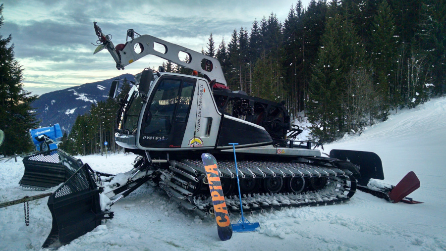 02i-pisten_bully_gray.jpg