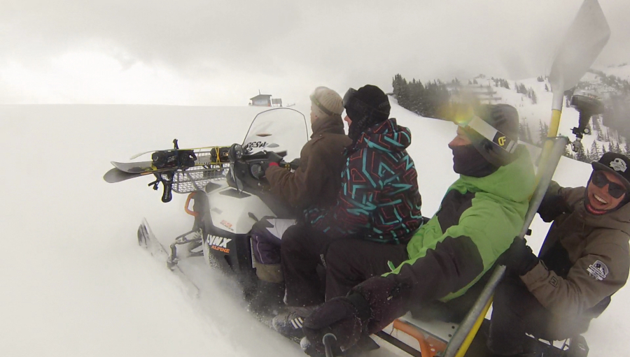02v-snowmobile.png